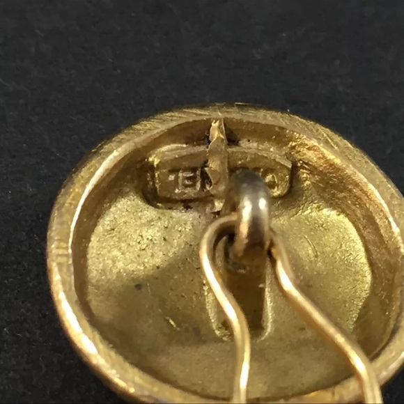 AUTH Chanel Vintage Cufflinks Set - Picture 3 of 3